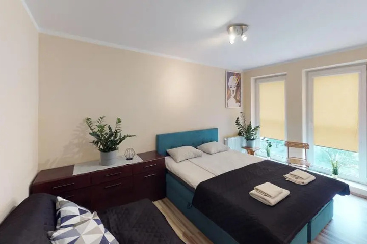 Room 2 of 8