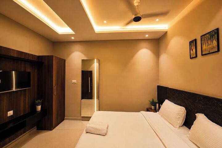Room 11 of 21