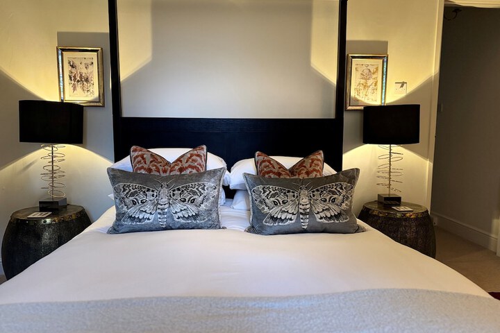 Room 17 of 77