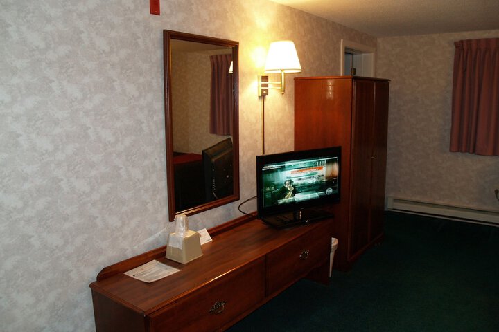 Room 11 of 15