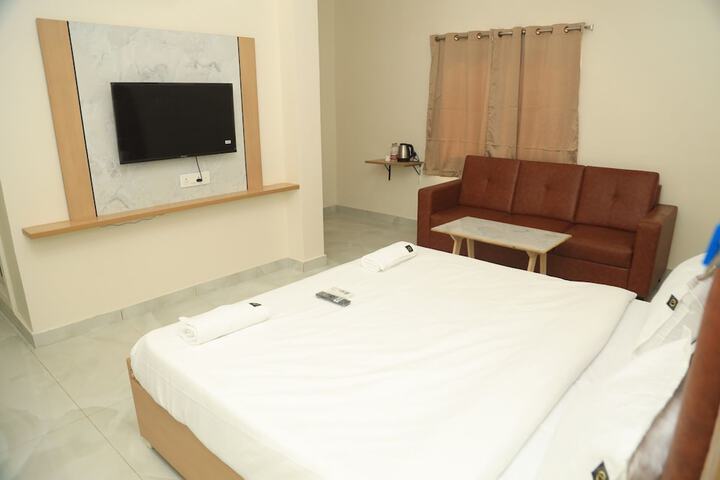 Room 4 of 34