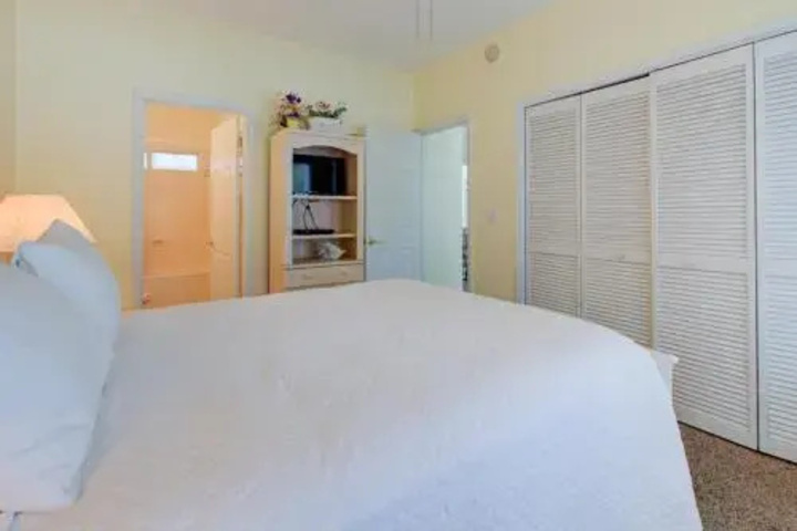Room 5 of 11