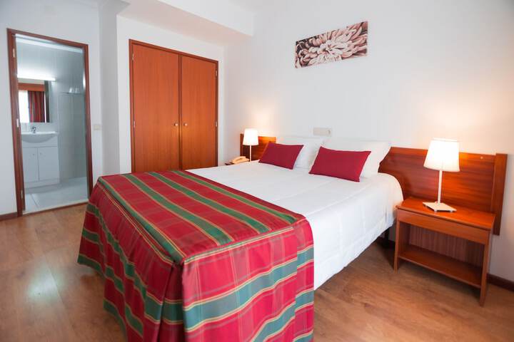 Room 5 of 40