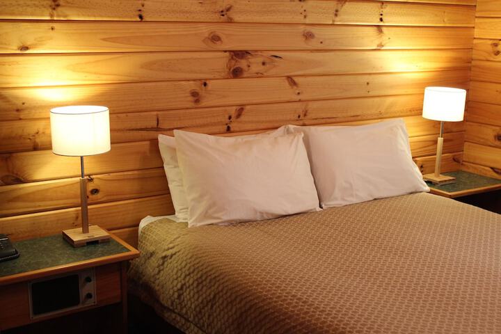 Room 4 of 63