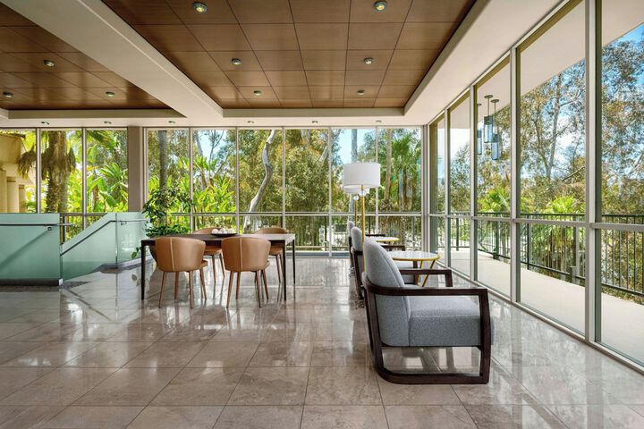 Lobby lounge