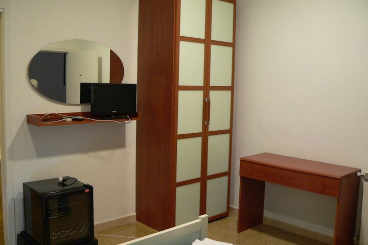 Room 28 of 64
