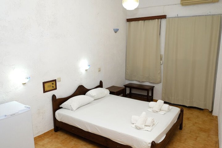 Room 5 of 18