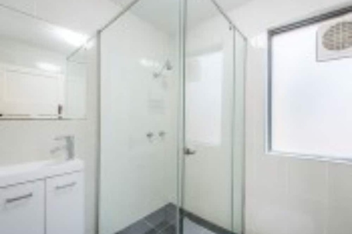Room 17 of 28