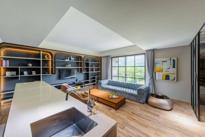 Room 59 of 208