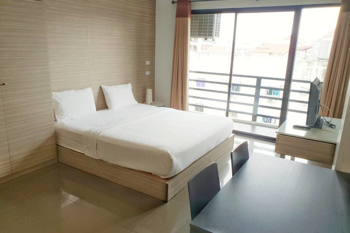 Room 8 of 31