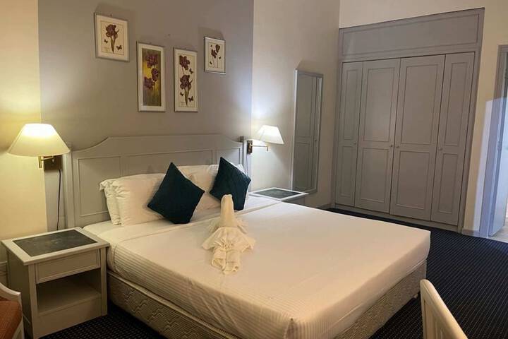Room 146 of 650