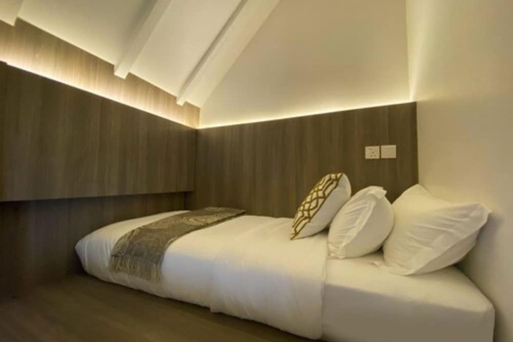 Room 50 of 180