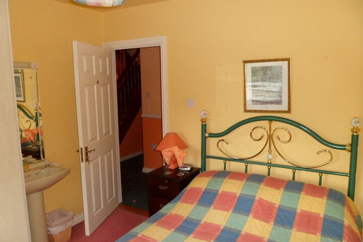 Room 8 of 28