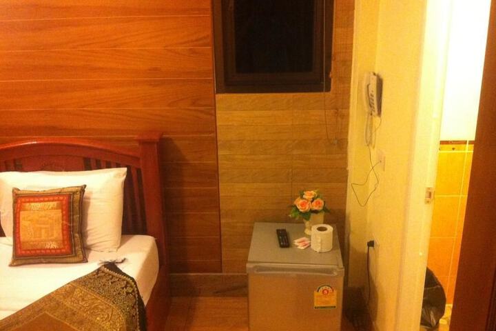 Room 22 of 37