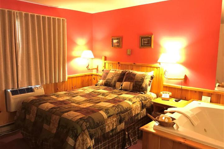 Executive Suite (1 of 2)