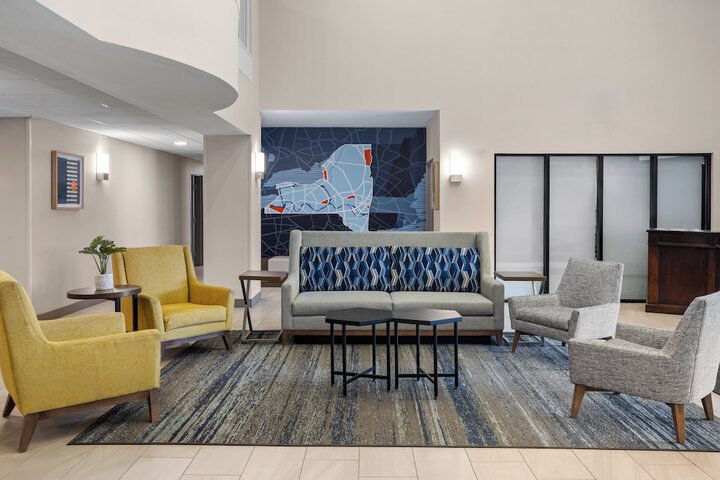 Entrance & Lobby
