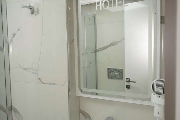 Room 87 of 104