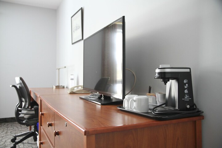 Room 6 of 24