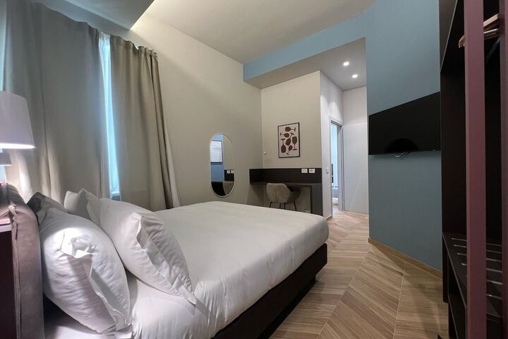 Room 25 of 40