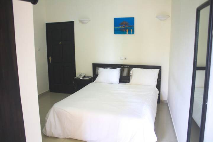 Room 14 of 35