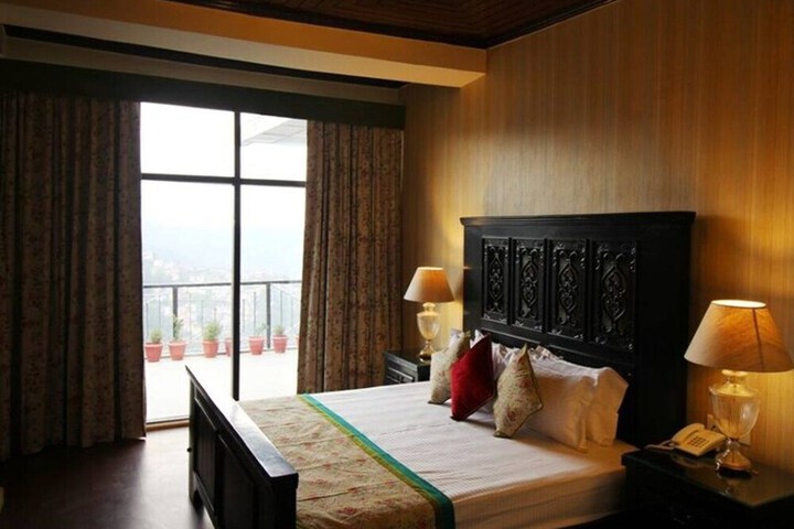 Room 10 of 26