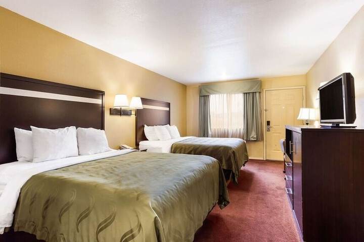 Room 3 of 10
