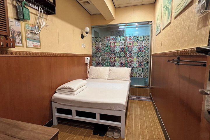 Room 25 of 35