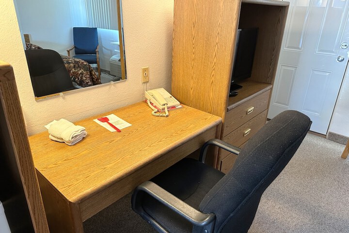 Room 4 of 35