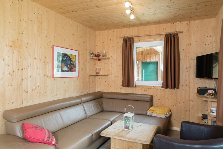 Room 10 of 34