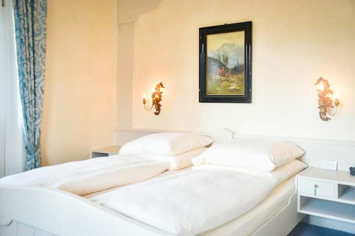 Room 9 of 52