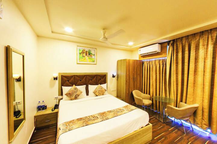 Room 2 of 20