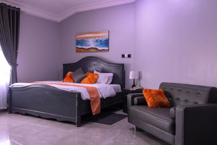 Room 13 of 27