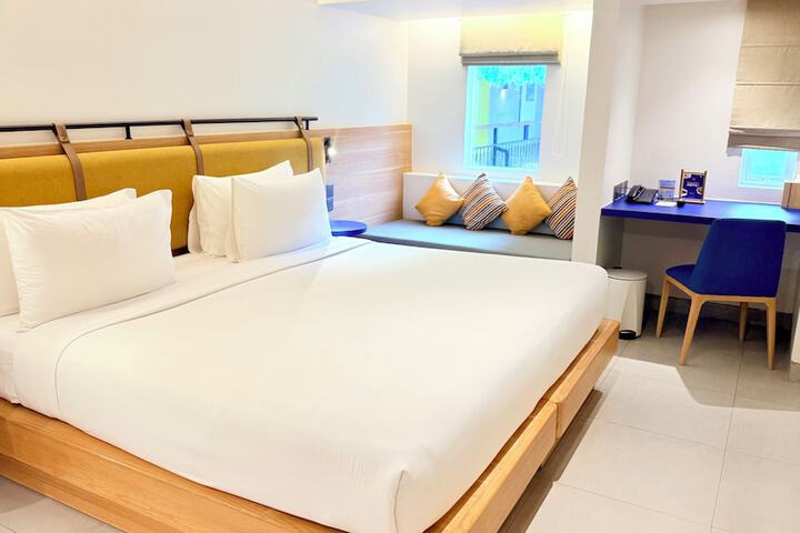 Room 32 of 92