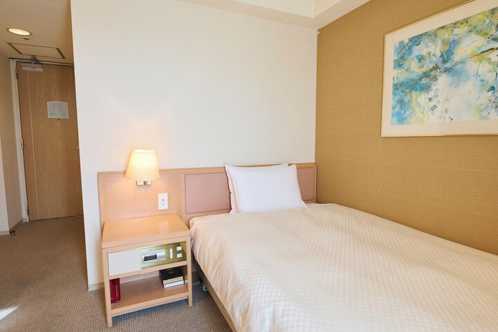 Room 9 of 60