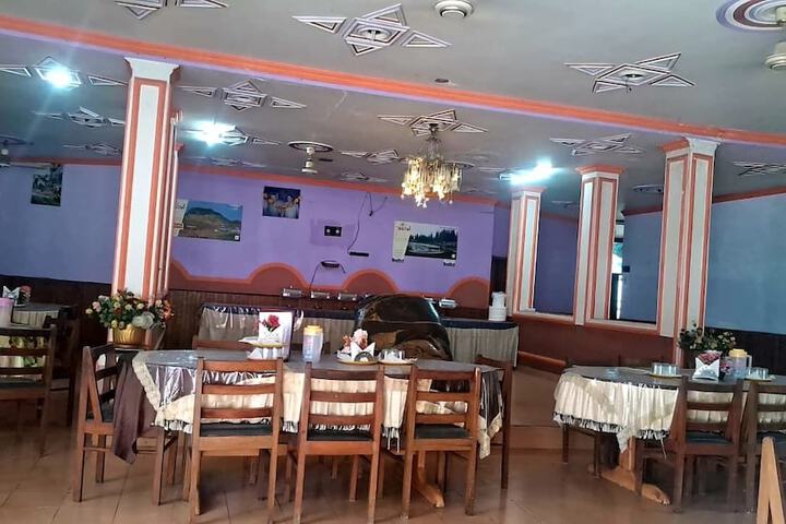 Dining 55 of 61