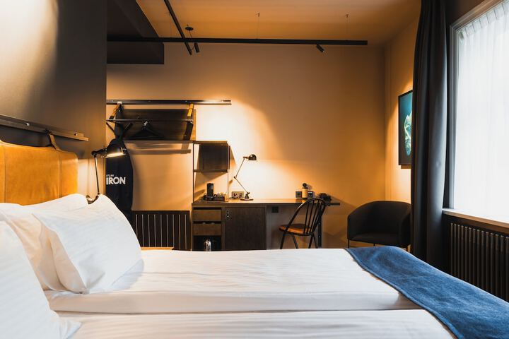 Room 16 of 87