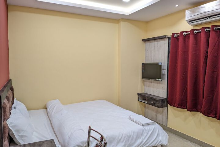 Room 9 of 15