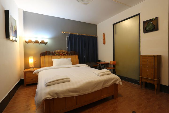 Room 12 of 26
