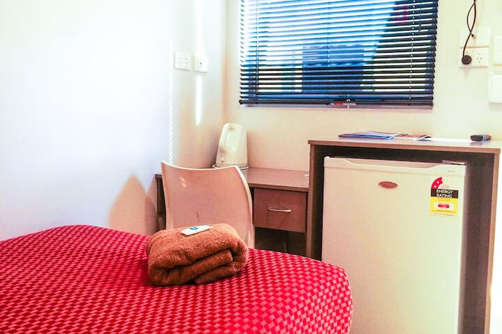 Room 2 of 33