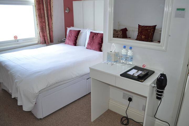 Room 6 of 59