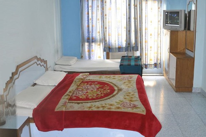 Room 9 of 13