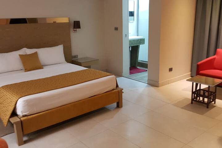 Room 16 of 90