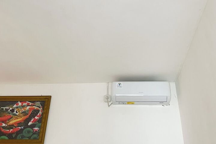 Room 6 of 17