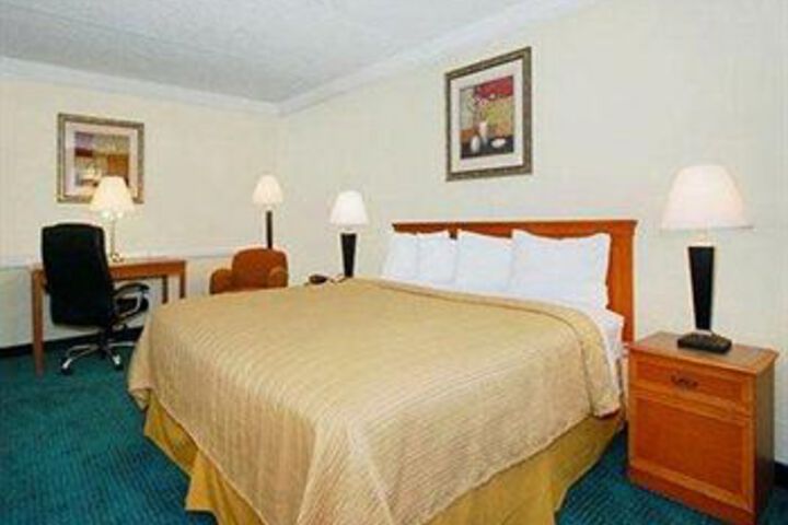 Room 3 of 8