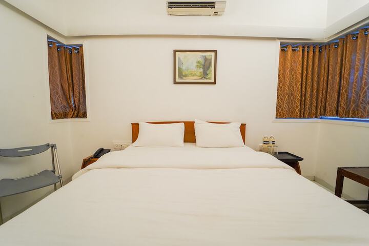Room 4 of 43