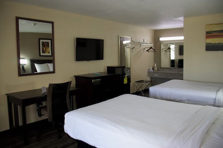 2 Double Beds (1 of 8)