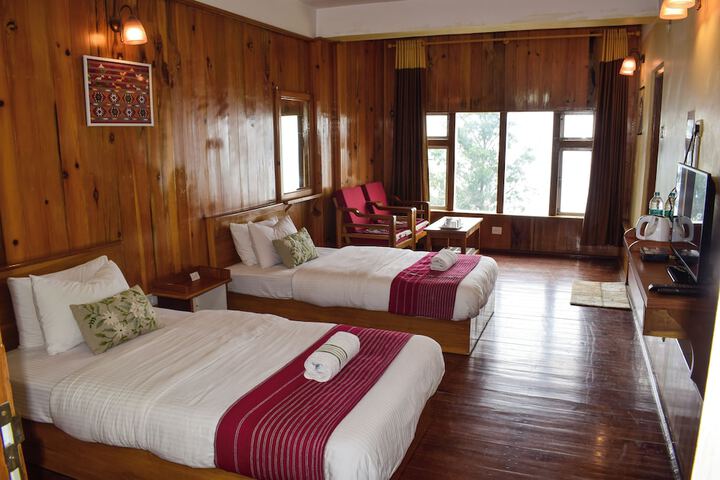 Room 8 of 18
