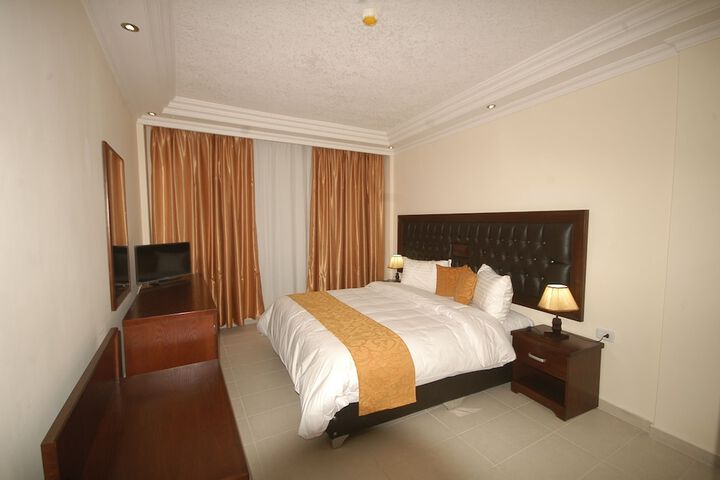 Room 11 of 78