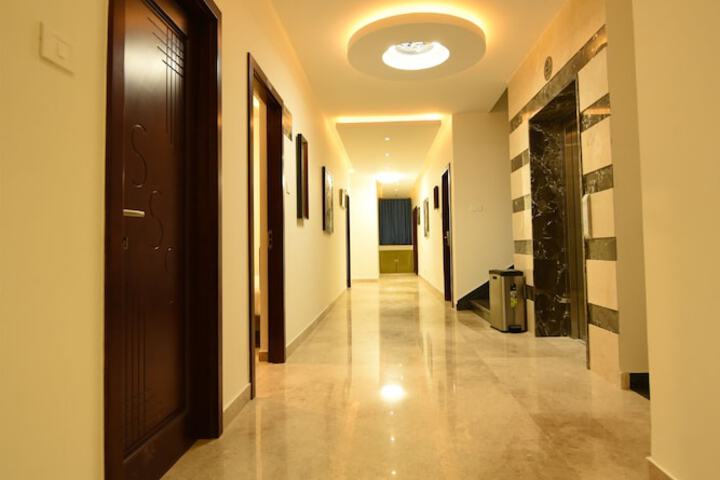 Room 5 of 6