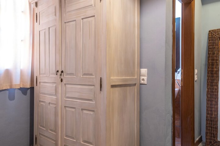 Room 8 of 34